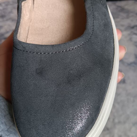 Vionic Gray Flats - Picture 11 of 11